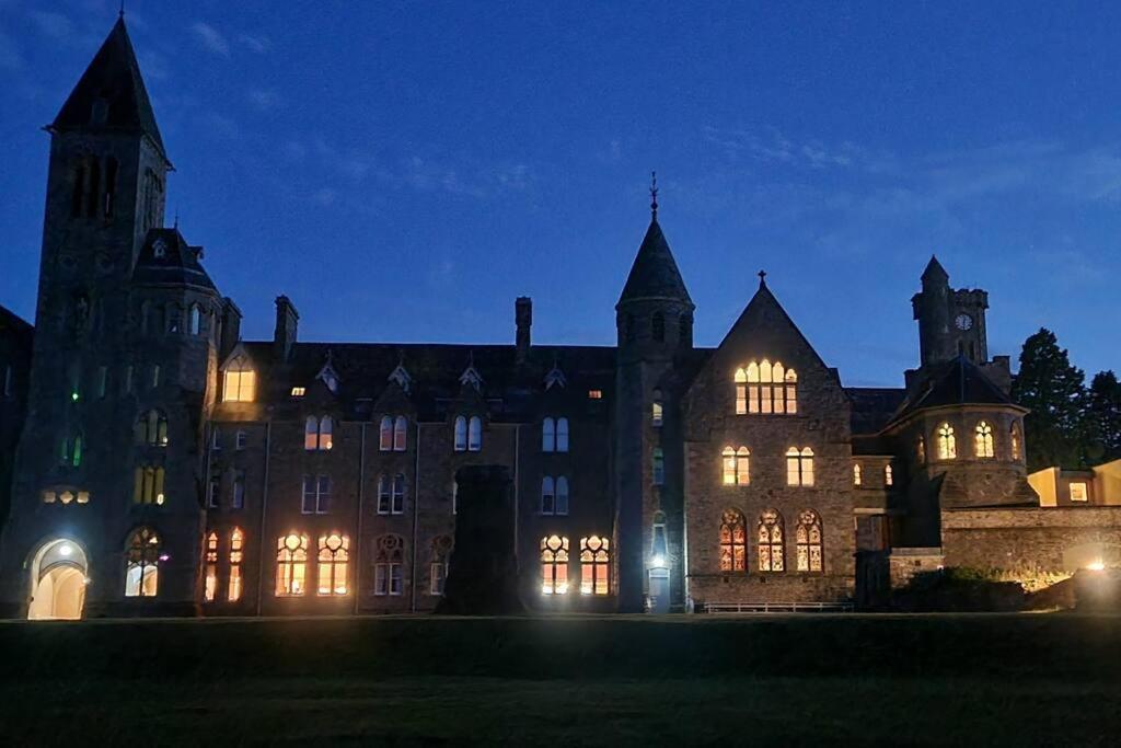 Appartement Loch Ness - Luxury Highland Retreat In Scotland à Fort Augustus Extérieur photo